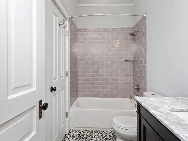 Building Photo - 632 Grady Pl SW