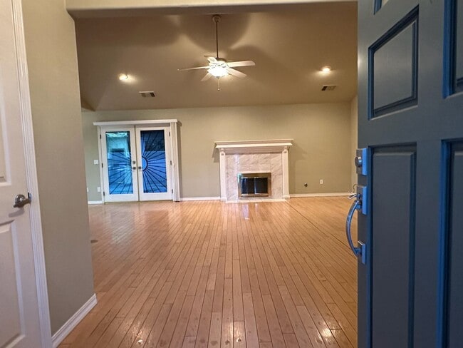 Building Photo - 3707 W Hemlock Ct