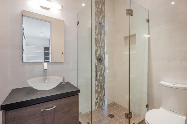 Building Photo - Wow! What a Great Home!