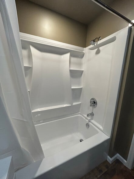 Building Photo - 1 Caroline Ave