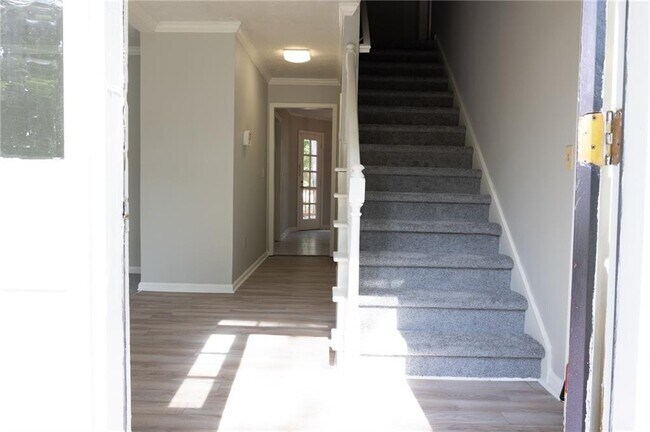 Building Photo - 7766 Hampton Cove