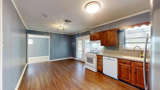 Building Photo - 7107 Westshire Dr