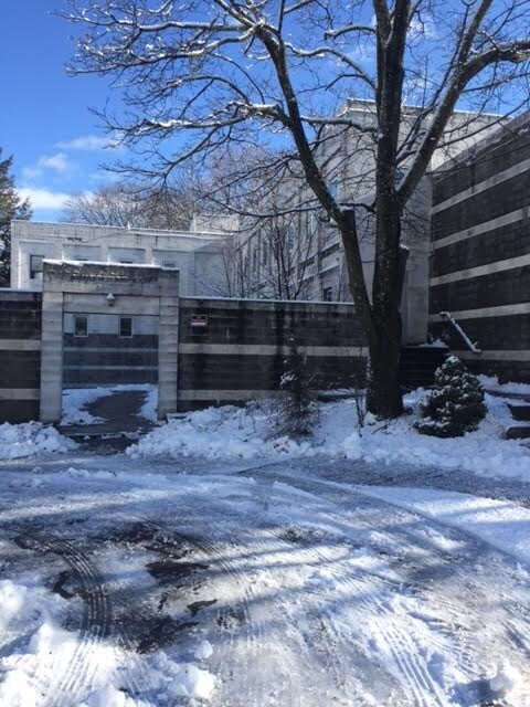 Building Photo - 19-20 Academy Dr