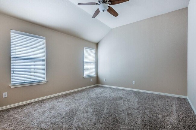 Building Photo - 205 Chester Dr