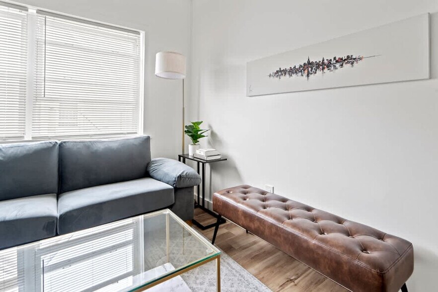 Building Photo - 1622 Union Turnpike