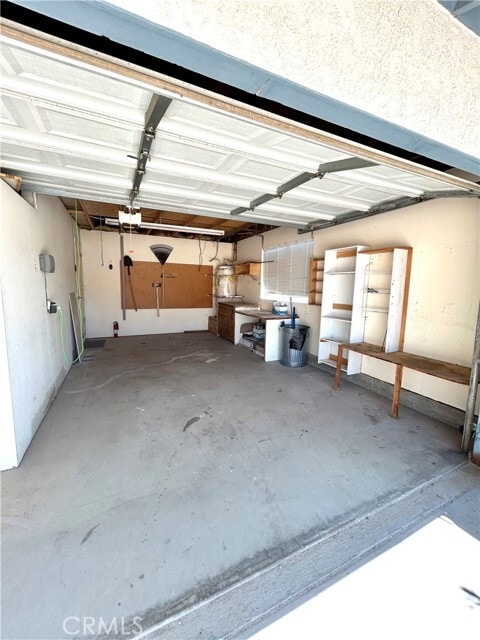 Building Photo - 70130 Cottonwood Dr