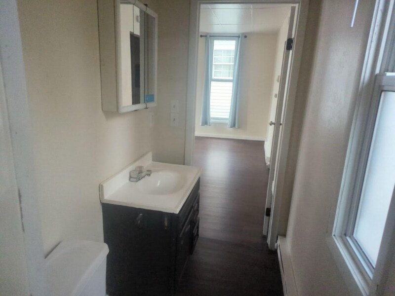 Building Photo - 9XX Willow Ave