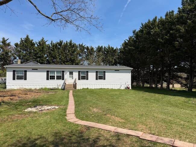 Building Photo - 5774 Glatfelters Station Rd