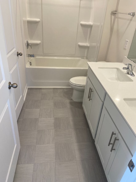 Building Photo - 157 Leo St