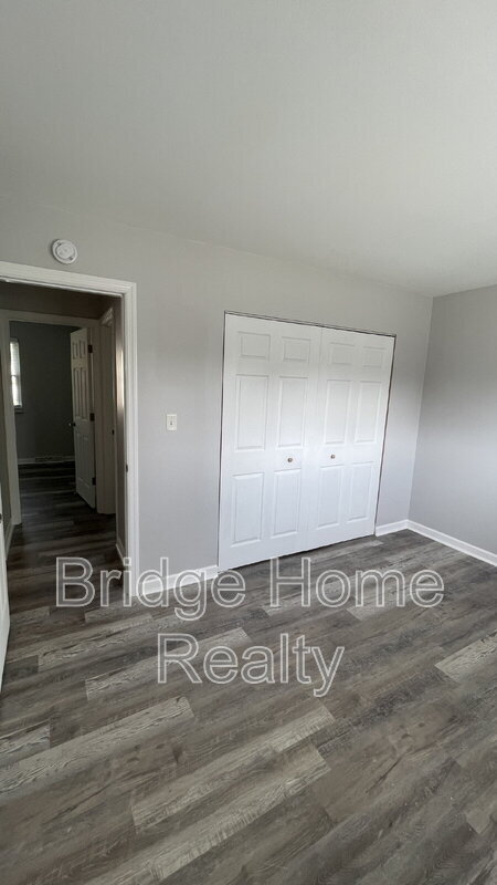 Building Photo - 412 Mary St