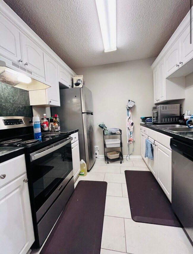 Building Photo - 3375 Argonaut Dr