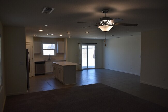 Building Photo - 765 Jessie Dr