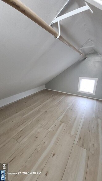 Building Photo - 180 Vassar Ave