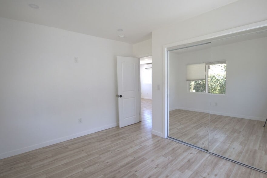 Building Photo - 4913 Lynnfield St