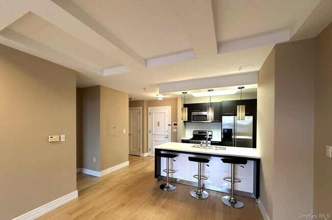 Building Photo - 64-05 Yellowstone Blvd