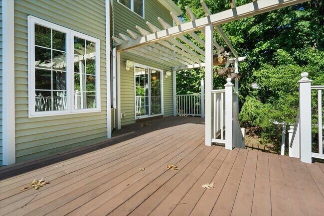 Building Photo - 89 Boulder Hill Dr