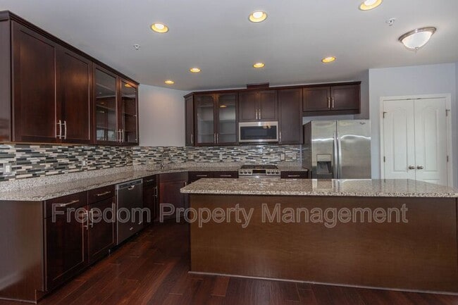 Building Photo - 17002 Beveridge Dr