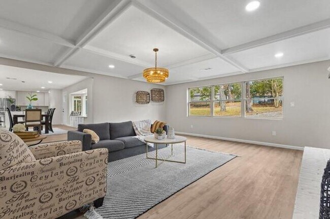 Building Photo - 2155 Hickory Trce