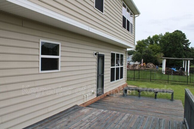 Building Photo - 3901 Grand Isle Dr