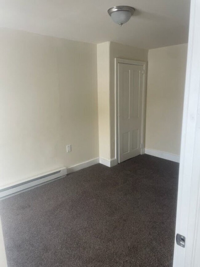 Building Photo - 729 W Lafayette St