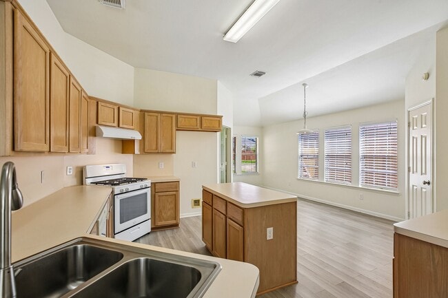 Building Photo - 16911 Bouldgreen