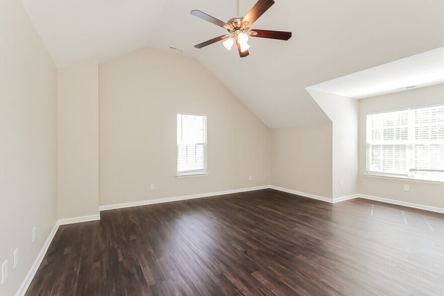 Building Photo - 4013 Fifendrum Ln