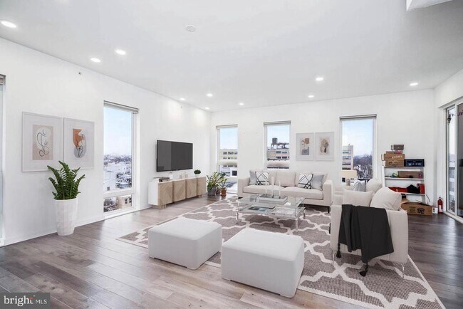 Building Photo - 1501 N 31st St