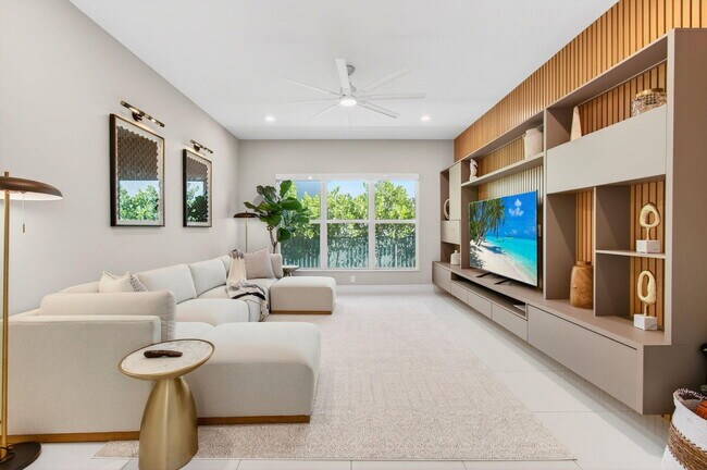 Building Photo - 19886 Meadowside Ln