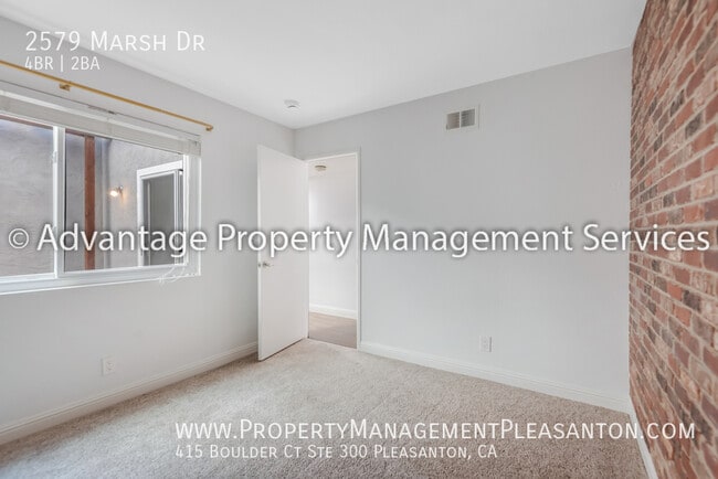 Building Photo - 2579 Marsh Dr