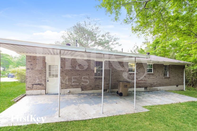 Building Photo - 6989 Adel Ln