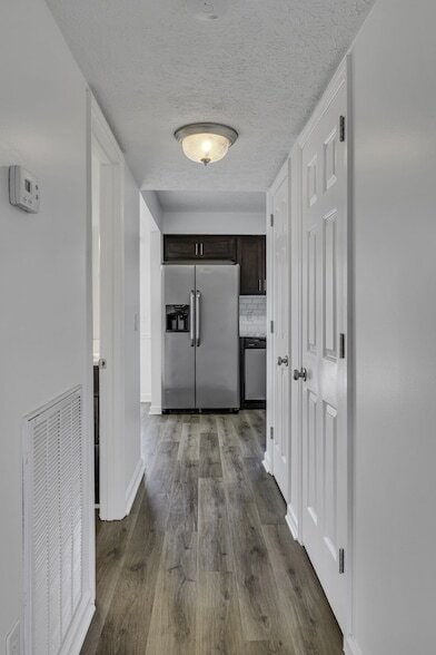 Building Photo - 200 Deerpoint Ct