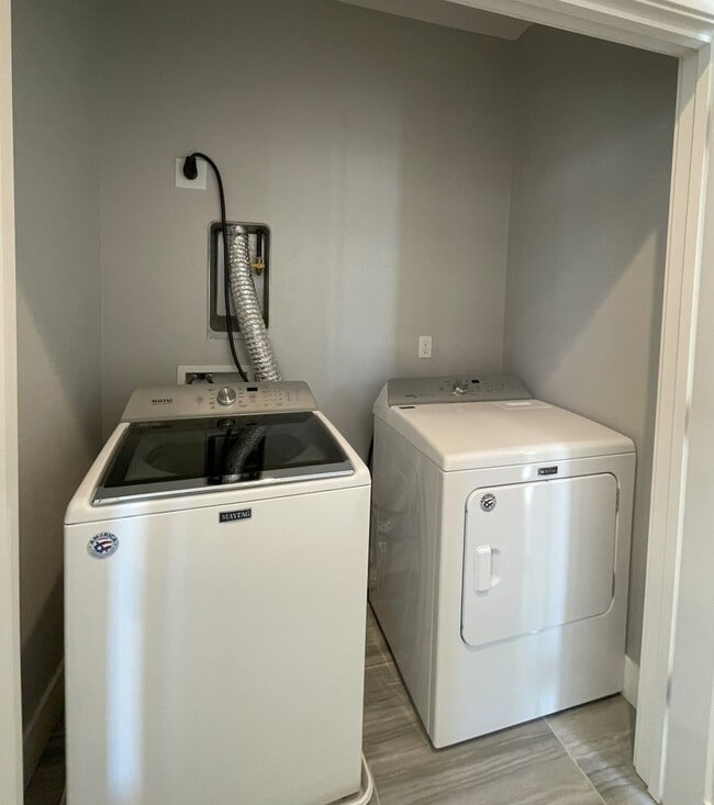 Building Photo - Embrace the Charm, Enjoy the Space, Love t...
