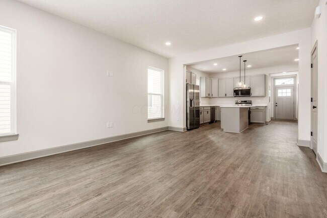 Building Photo - 93 N Princeton Ave