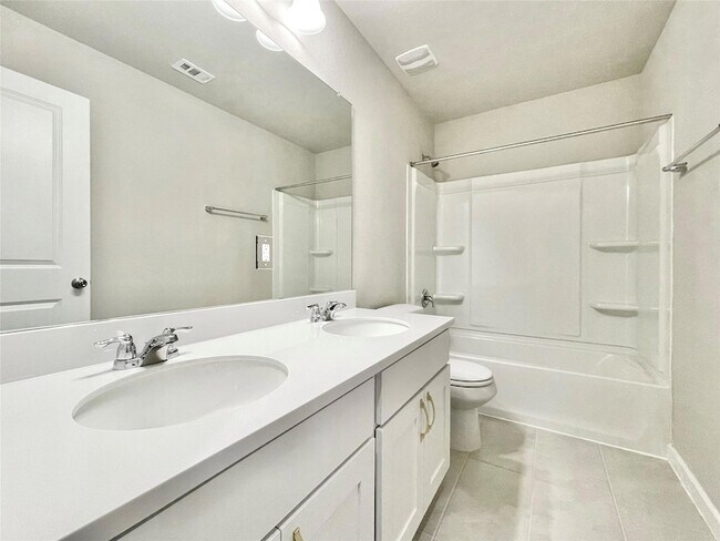 Building Photo - 2415 Lakey Cv