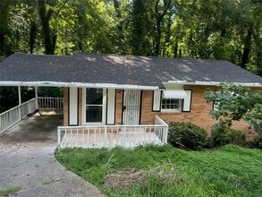 Building Photo - 490 Fairlane Cir NW