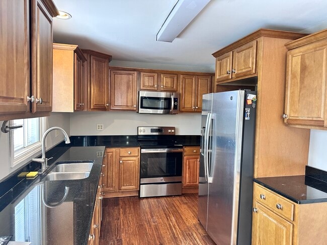 Building Photo - 2856 Evergreen Ln