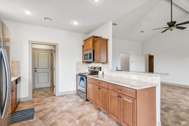 Building Photo - 6500 Llano Ln