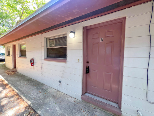 Primary Photo - 725 E Lime St