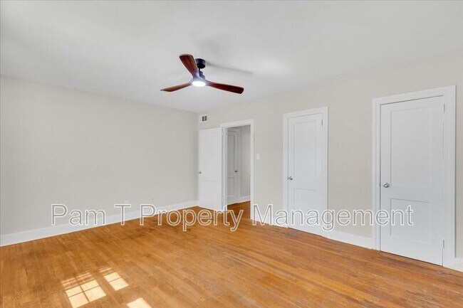 Building Photo - 625 E 41st St