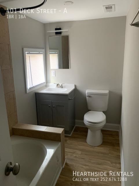 Building Photo - 401 Deck Street