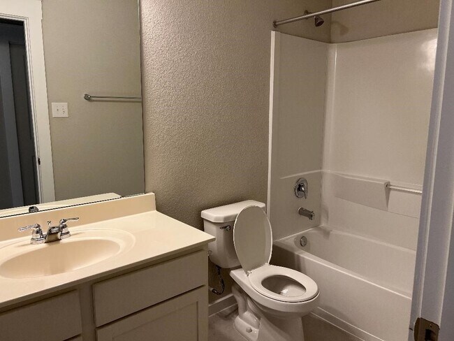 Building Photo - 218 Sintra Lk Wy