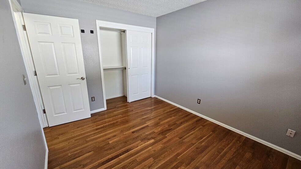 Building Photo - 17703 E Bellewood Dr