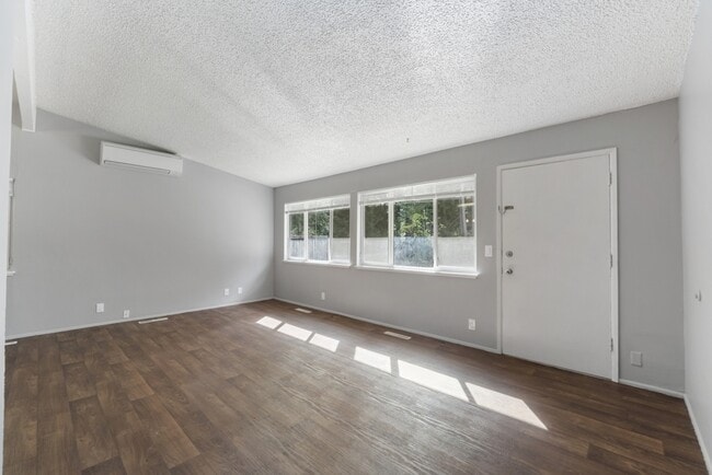 Building Photo - 12761 Lala Cove Ln SE