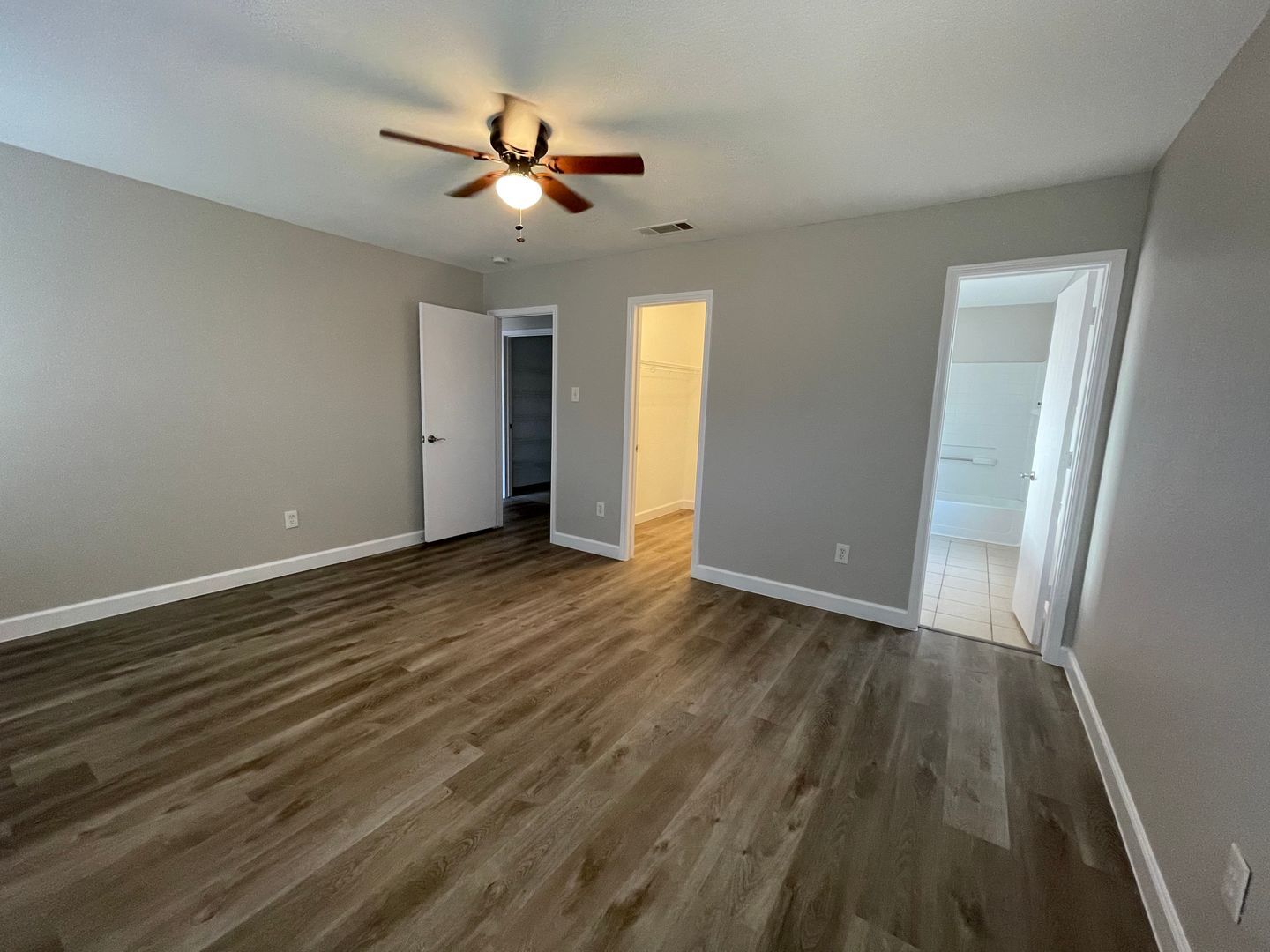 Building Photo - 531 Cantebury Park Ln
