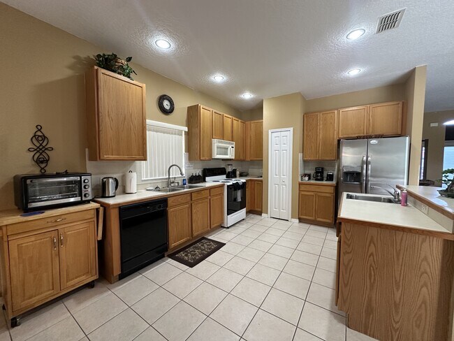 Building Photo - 2548 Aster Cove Ln