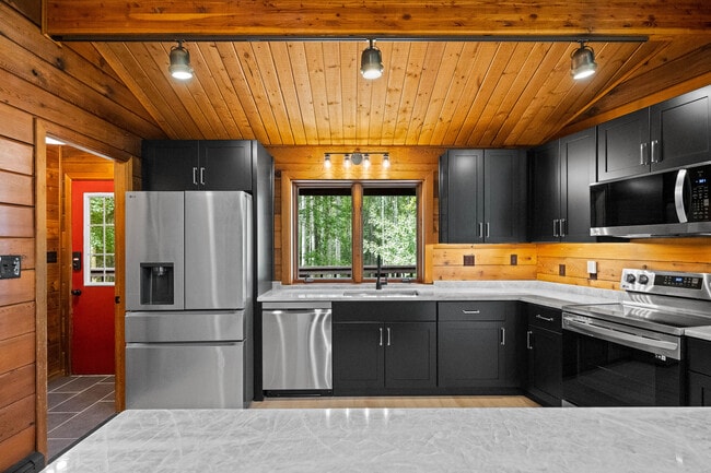Building Photo - 726 Goldfinch Rd