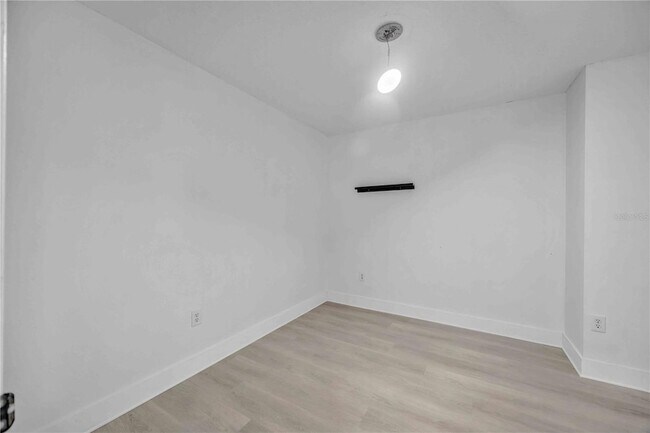 Building Photo - 727 Kensington Lake Cir