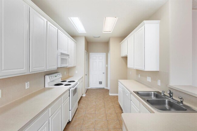 Building Photo - 106 E Stedhill Loop