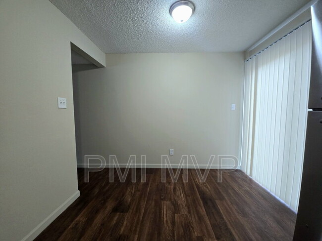 Building Photo - 7280 Broadwyn Dr