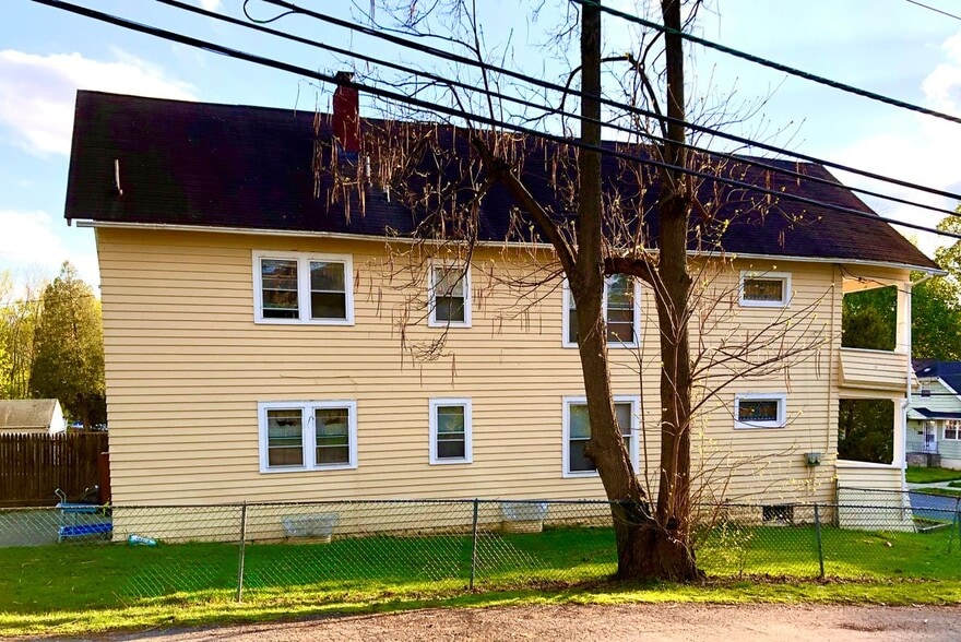 Building Photo - 50 Pinewood Ave